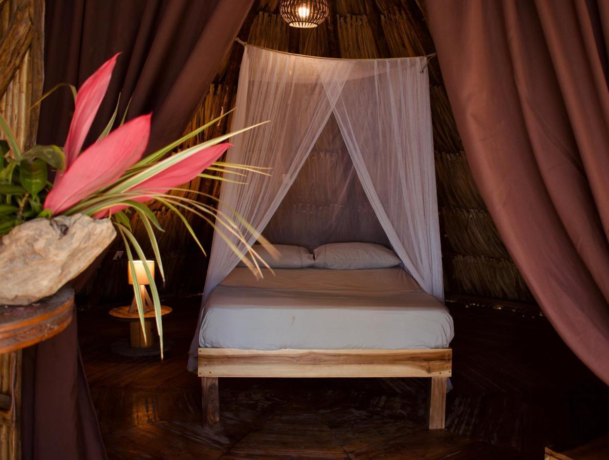 Los Hermanos Beach Hostal Guachaca Екстер'єр фото
