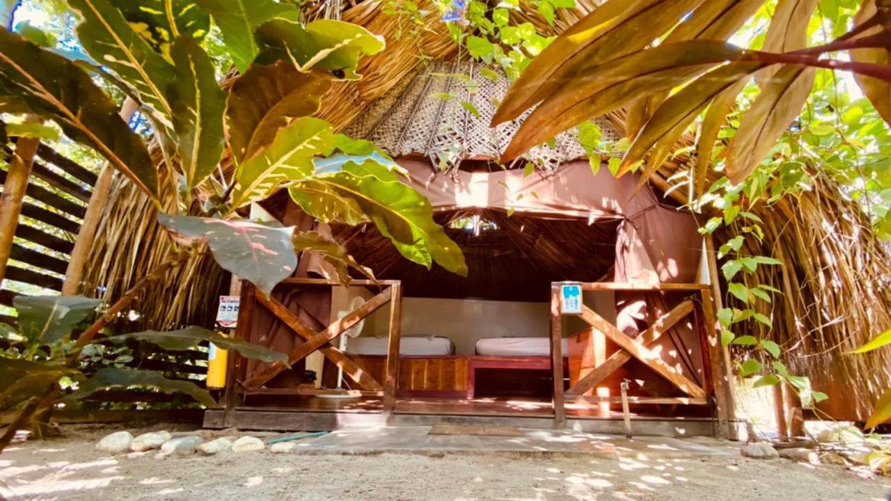 Los Hermanos Beach Hostal Guachaca Екстер'єр фото