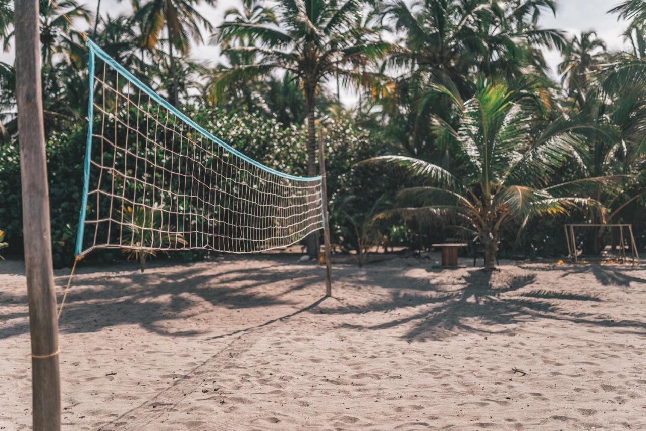 Los Hermanos Beach Hostal Guachaca Екстер'єр фото