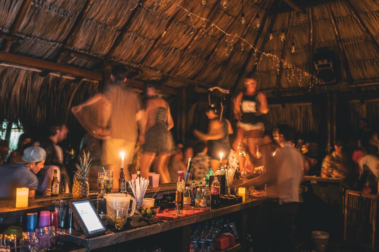 Los Hermanos Beach Hostal Guachaca Екстер'єр фото