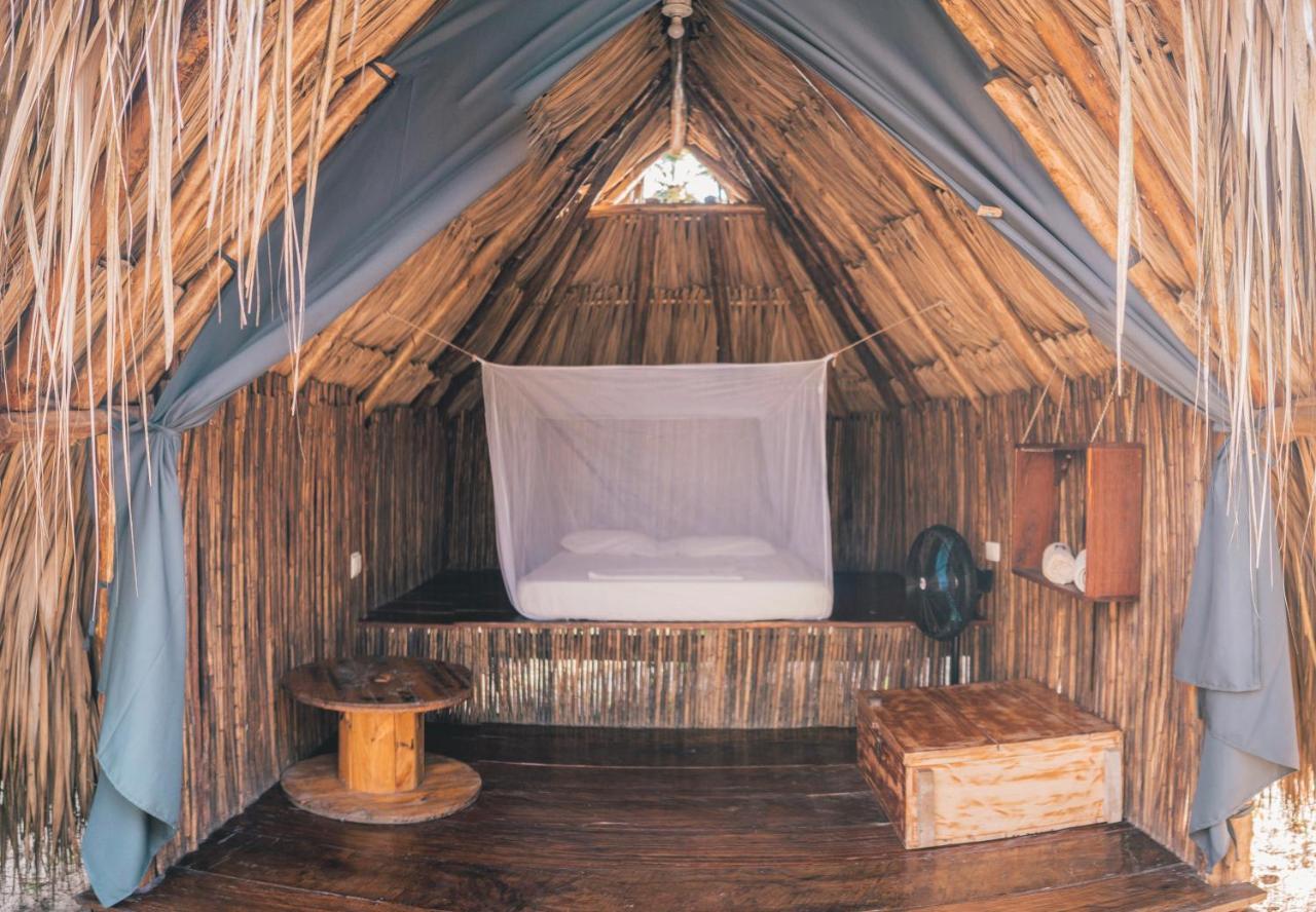 Los Hermanos Beach Hostal Guachaca Екстер'єр фото